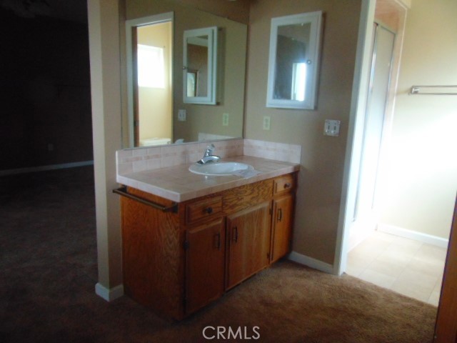 934 Kinder, Orland CA: https://media.crmls.org/medias/514b8c3c-8fe0-4945-9be6-eaa3984ef31a.jpg