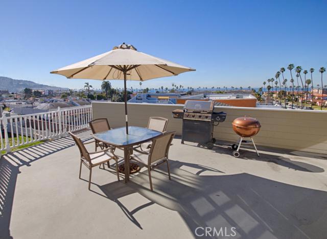 304 Avenue E, Redondo Beach, California 90277, 6 Bedrooms Bedrooms, ,4 BathroomsBathrooms,Residential,Sold,Avenue E,SB13009871