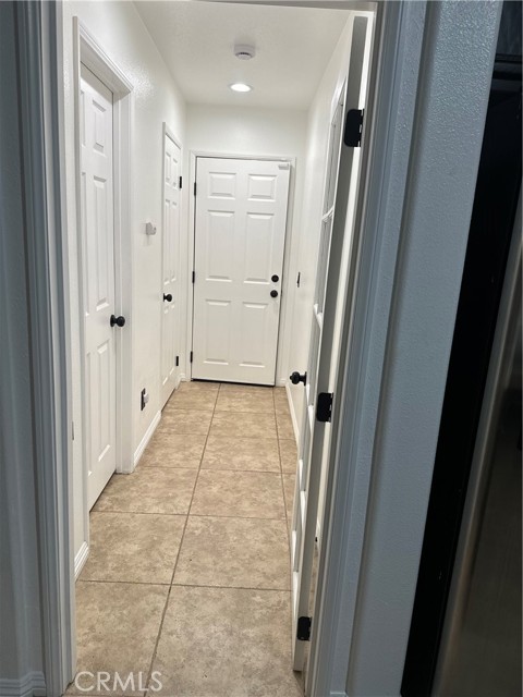 Detail Gallery Image 4 of 9 For 14130 Gaucho Ct, Victorville,  CA 92394 - 3 Beds | 2/1 Baths