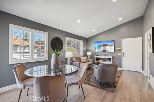 Detail Gallery Image 4 of 17 For 23356 La Mar #F,  Mission Viejo,  CA 92691 - 2 Beds | 2 Baths