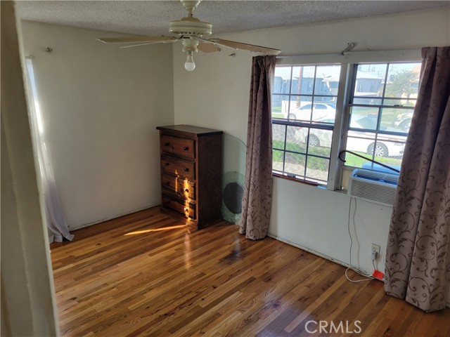 Detail Gallery Image 8 of 34 For 1220 E 121st, Los Angeles,  CA 90059 - 3 Beds | 1 Baths