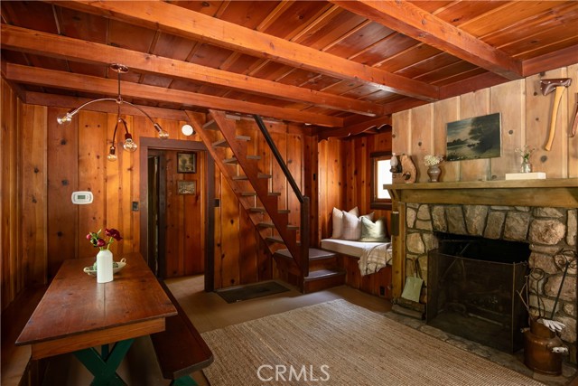 Detail Gallery Image 6 of 23 For 792 Lords Ln, Lake Arrowhead,  CA 92352 - 2 Beds | 1 Baths