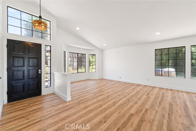 Detail Gallery Image 3 of 38 For 18085 Golden Leaf Ln, Woodcrest,  CA 92504 - 4 Beds | 3 Baths