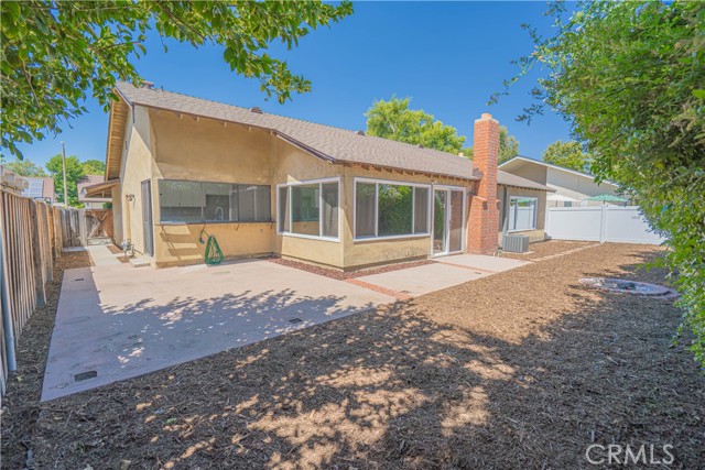 25688 Dorado Drive, Valencia CA: https://media.crmls.org/medias/514d2ceb-4442-4a54-8a86-786d003b3fab.jpg