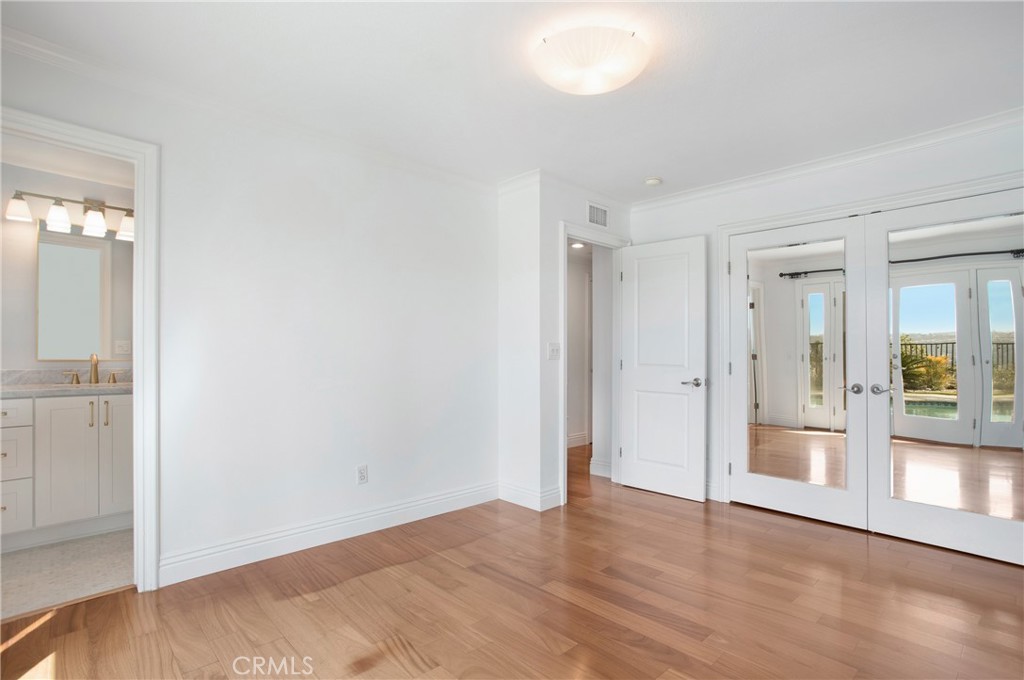 MLS #OC25258876 image #14