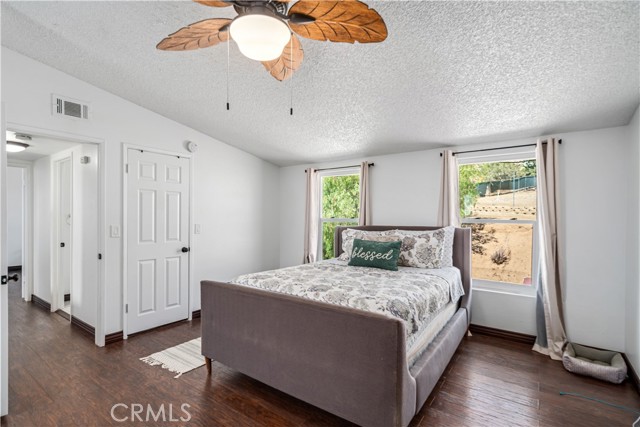 33656 Tradepost Road, Acton CA: https://media.crmls.org/medias/514e370d-754b-4d4b-89c1-76f9616a175f.jpg