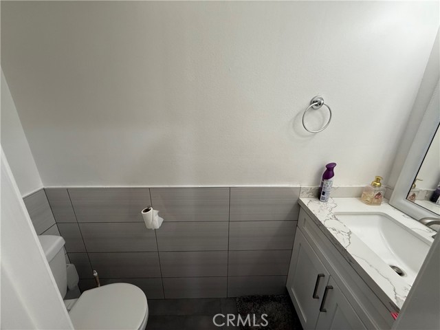 Detail Gallery Image 16 of 19 For 9702 via Roma, Burbank,  CA 91504 - 2 Beds | 3 Baths