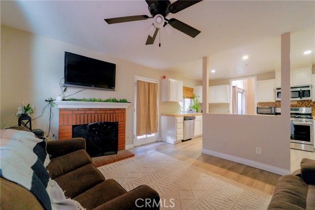 13584 Sutter Court, Fontana CA: https://media.crmls.org/medias/515016c3-5e15-4640-8bb9-b5e2a0c1dcca.jpg