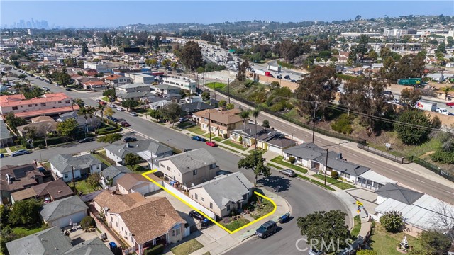 231 Blackshear Avenue, Los Angeles CA: https://media.crmls.org/medias/5150dda9-3d85-4c7e-90df-6b2f6a101bbf.jpg