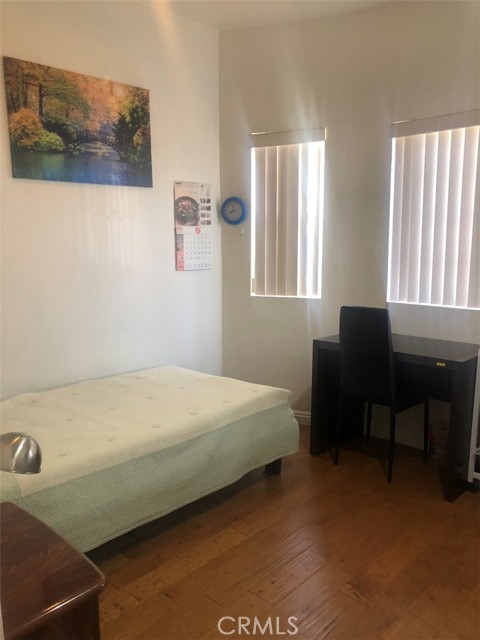 2826 11th Street, Los Angeles, California 90006, 2 Bedrooms Bedrooms, ,2 BathroomsBathrooms,Single Family Residence,For Sale,11th,PW24084022