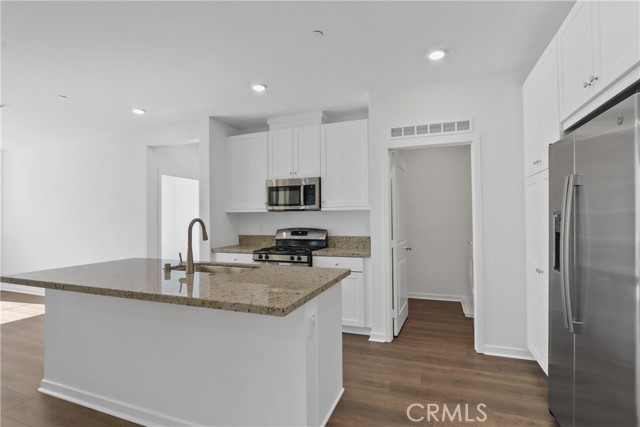 Detail Gallery Image 20 of 30 For 960 N Tangent Privado #305,  Ontario,  CA 91764 - 3 Beds | 2 Baths