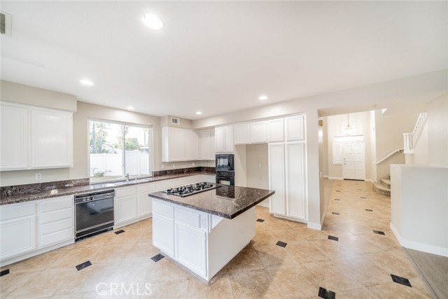 Detail Gallery Image 20 of 60 For 1536 Chestnut Cir, Corona,  CA 92881 - 5 Beds | 4 Baths