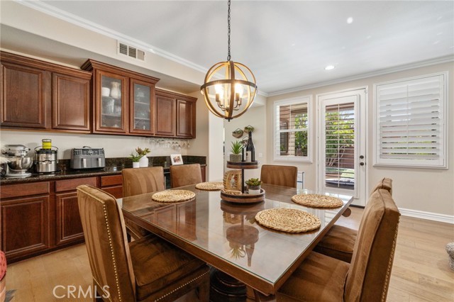 14131 Apple Grove Court, Eastvale CA: https://media.crmls.org/medias/5151dd22-618e-4714-a0a3-6e76a242f998.jpg