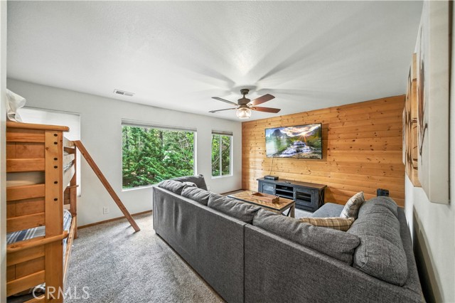 Detail Gallery Image 26 of 50 For 39122 Starview Ln, Big Bear Lake,  CA 92315 - 3 Beds | 2/1 Baths