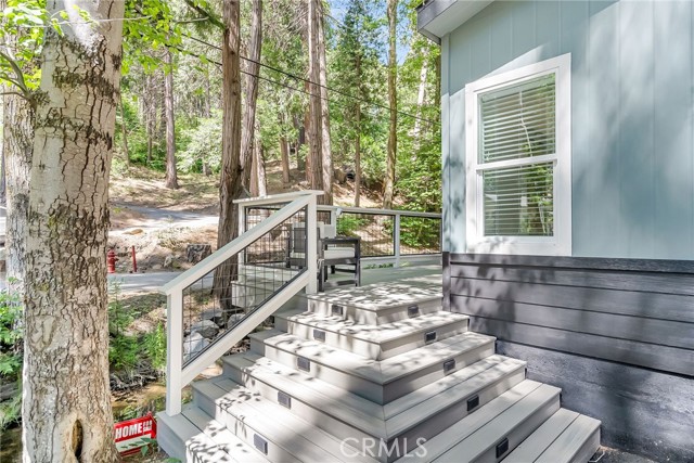 27500 HWY 189, Lake Arrowhead CA: https://media.crmls.org/medias/515313d9-a8f3-4b59-9167-a6609002ffad.jpg