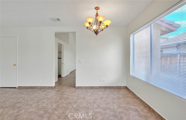 Detail Gallery Image 16 of 56 For 13571 Copperstone Dr, Victorville,  CA 92392 - 3 Beds | 2 Baths