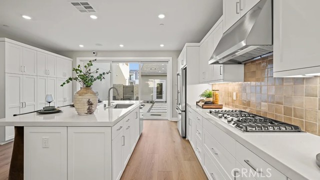 Detail Gallery Image 3 of 31 For 27393 Fox Den Pl, Valencia,  CA 91381 - 4 Beds | 3 Baths