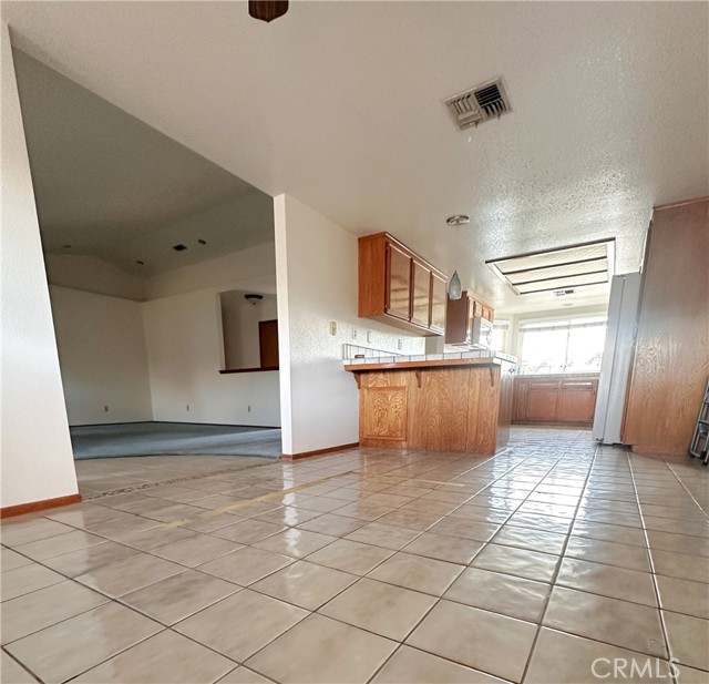 Detail Gallery Image 9 of 26 For 13005 Greensboro, Victorville,  CA 92395 - 3 Beds | 2 Baths