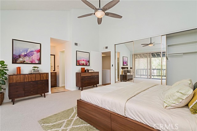 5711 Owensmouth Avenue, Woodland Hills CA: https://media.crmls.org/medias/5153f82c-ff69-4bcd-842f-c53c3d76e7a5.jpg