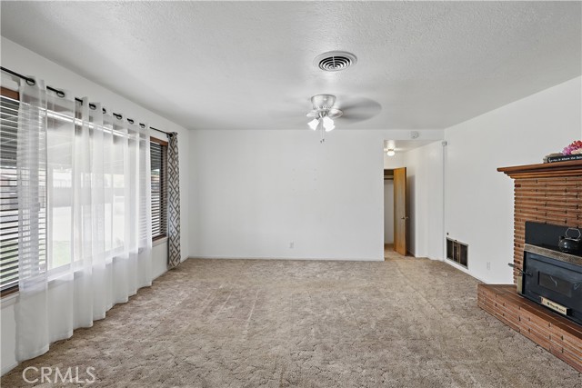 Detail Gallery Image 8 of 53 For 6344 Gertrude Ave, Winton,  CA 95388 - 3 Beds | 2 Baths