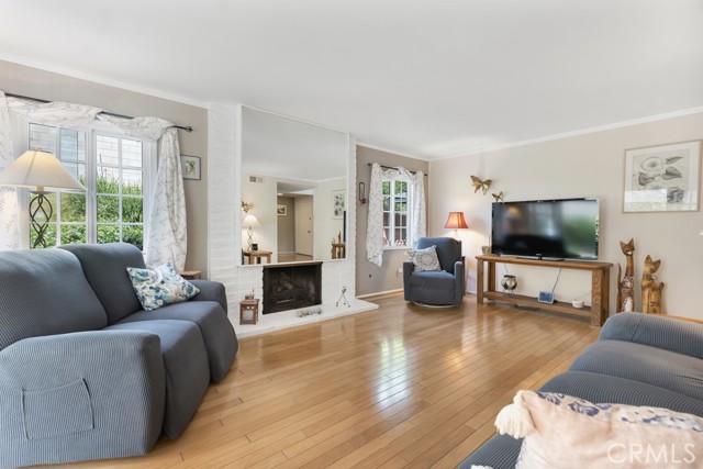 Detail Gallery Image 13 of 44 For 32 W Bonita, Simi Valley,  CA 93065 - 3 Beds | 2 Baths