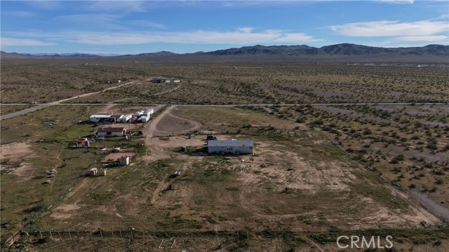 19032 Bonanza Trail, Helendale CA: https://media.crmls.org/medias/51546b97-aa46-4f6f-9a4a-da40d864b75e.jpg