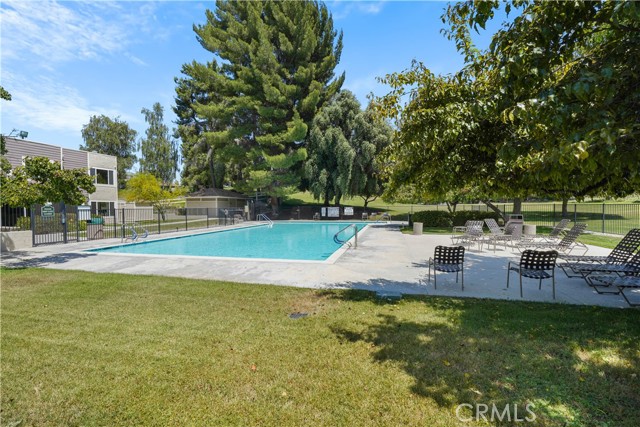 Detail Gallery Image 35 of 40 For 26241 Rainbow Glen Dr, Newhall,  CA 91321 - 2 Beds | 2 Baths