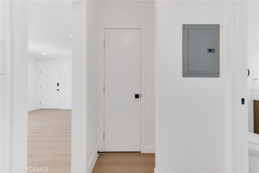 https://media.crmls.org/medias/51553039-4df4-4843-83c1-057d2a29b39e.jpg?preset=X-Large