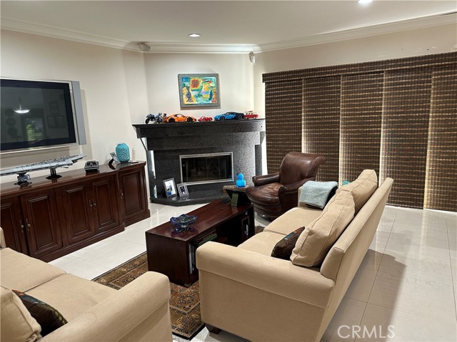 Detail Gallery Image 9 of 44 For 4377 Saltillo St, Woodland Hills,  CA 91364 - 5 Beds | 4 Baths