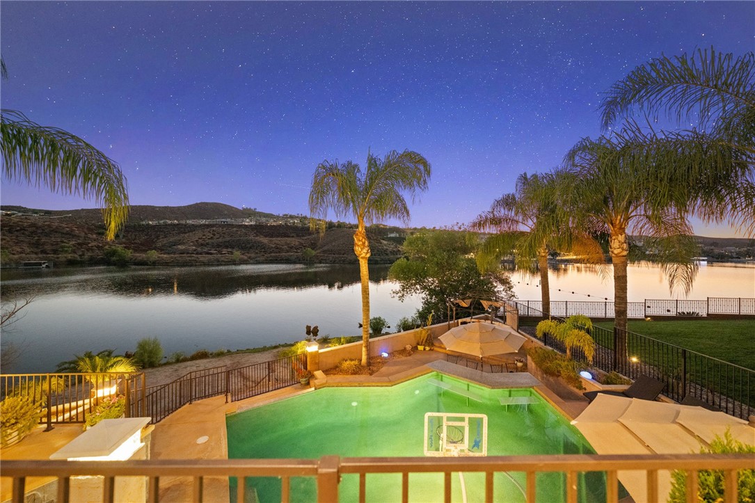 Detail Gallery Image 9 of 75 For 22001 Loch Lomond Dr, Canyon Lake,  CA 92587 - 6 Beds | 4/2 Baths