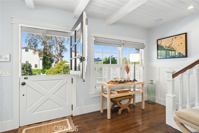 Detail Gallery Image 3 of 36 For 420 Acacia, Corona Del Mar,  CA 92625 - 3 Beds | 2 Baths