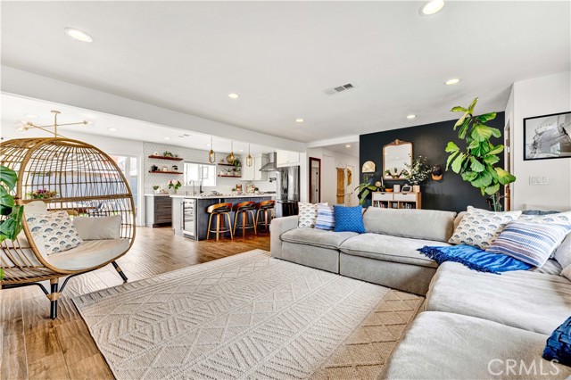 2218 S Linda Way, Santa Ana CA: https://media.crmls.org/medias/5158944b-2c91-4406-87c1-d4d577be8839.jpg