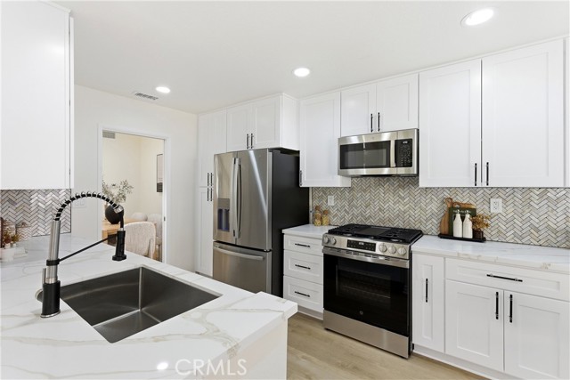 Detail Gallery Image 14 of 47 For 136 Encantado, Rancho Santa Margarita,  CA 92688 - 3 Beds | 2/1 Baths