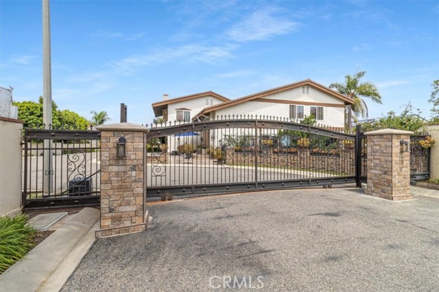 Detail Gallery Image 34 of 42 For 17182 Hillside Cir, Huntington Beach,  CA 92649 - 5 Beds | 4/1 Baths