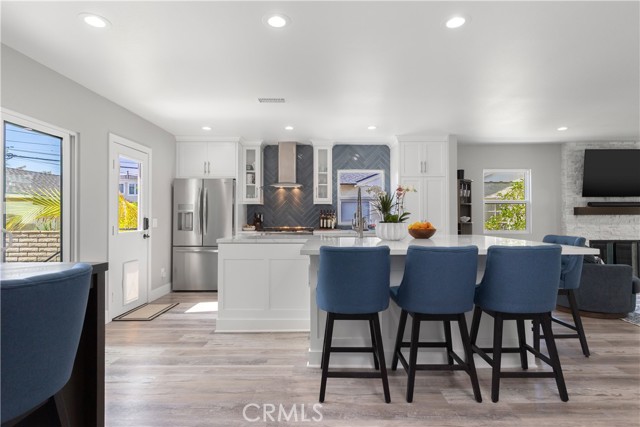 Detail Gallery Image 4 of 41 For 286 Glendora Ave, Long Beach,  CA 90803 - 3 Beds | 3 Baths