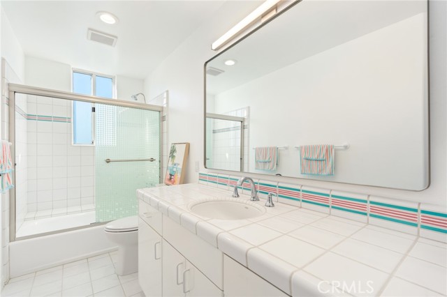 Detail Gallery Image 49 of 53 For 216 23rd St, Manhattan Beach,  CA 90266 - 4 Beds | 3 Baths