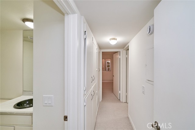 Detail Gallery Image 17 of 45 For 3481 Stancrest Dr #302,  Glendale,  CA 91208 - 3 Beds | 2 Baths