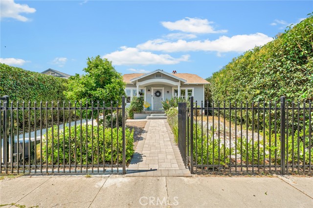 3819 3rd Avenue, Los Angeles, California 90008, 3 Bedrooms Bedrooms, ,1 BathroomBathrooms,Single Family Residence,For Sale,3rd,SR24177242