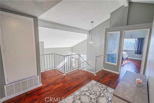 Detail Gallery Image 19 of 48 For 28076 Wildwind Dr, Canyon Country,  CA 91351 - 4 Beds | 3 Baths