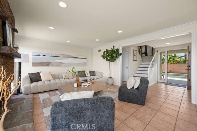 Detail Gallery Image 9 of 49 For 239 via Socorro, San Clemente,  CA 92672 - 4 Beds | 2/1 Baths
