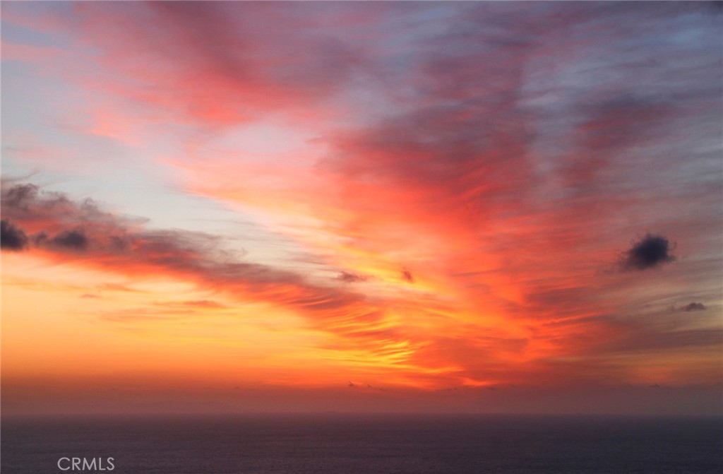 https://media.crmls.org/medias/515cb849-234b-461d-ab1a-7044345cc7a8.jpg?preset=X-Large