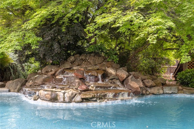 Image 35 of 51 For 13976 Lindbergh