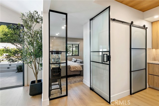 Detail Gallery Image 71 of 75 For 22269 Avenue San Luis, Woodland Hills,  CA 91364 - 5 Beds | 5/1 Baths