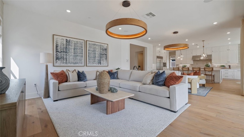 MLS #OC25153896 img 9