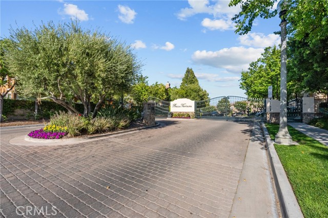 25542 Via Ventana, Valencia CA: https://media.crmls.org/medias/515f1032-8e40-485e-a7cf-7d0f0c9c8be2.jpg