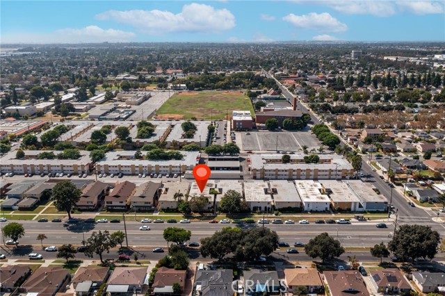 Image 11 of 12 For 4635 Bellflower Boulevard