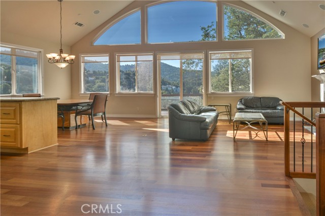 Detail Gallery Image 5 of 37 For 237 E Zermat Dr, Crestline,  CA 92325 - 4 Beds | 3/1 Baths