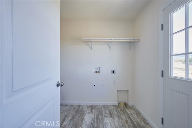 Detail Gallery Image 14 of 37 For 9889 Crystal Aire Rd, Pinon Hills,  CA 92372 - 4 Beds | 2 Baths