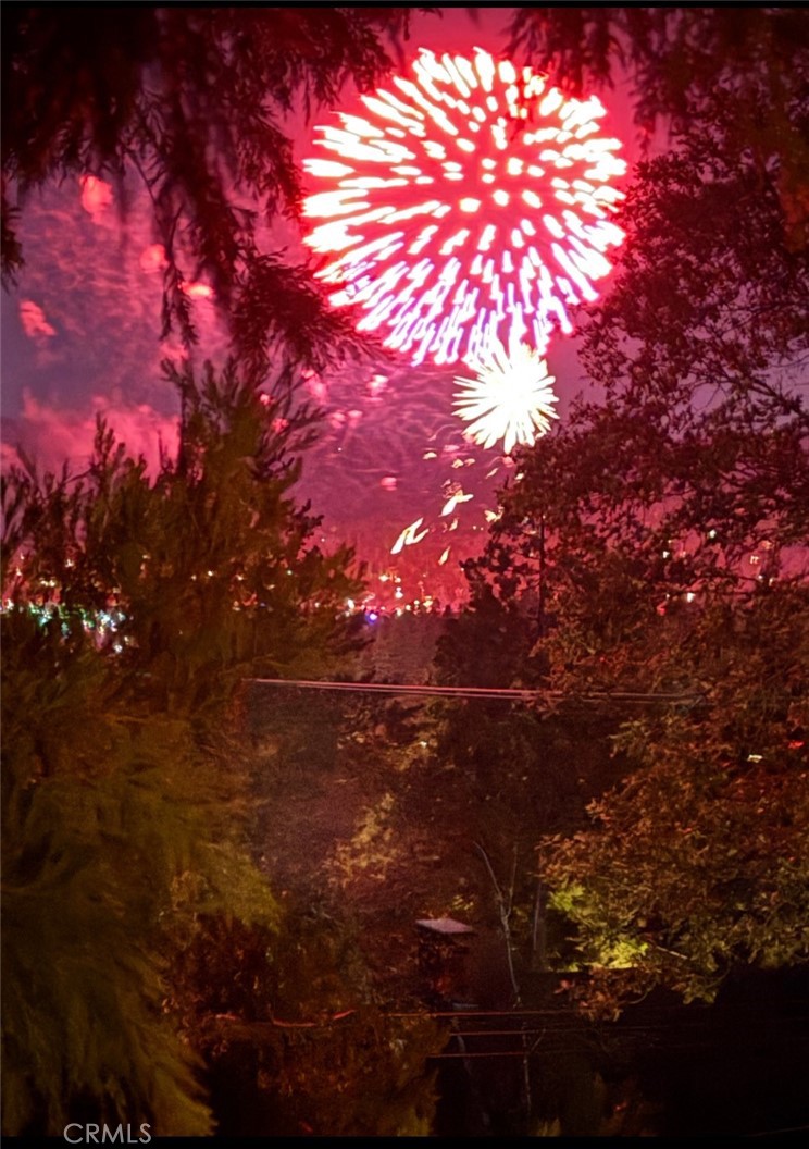 https://media.crmls.org/medias/51611ffb-71cd-4345-9b4c-2a41d5a92252.jpg?preset=X-Large