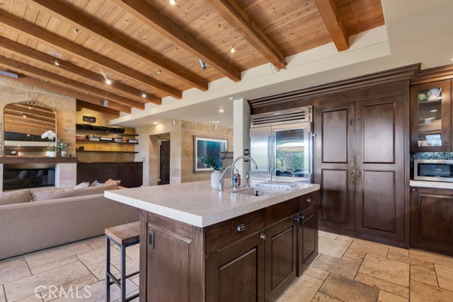 Detail Gallery Image 21 of 68 For 27409 Pacific Coast Hwy, Malibu,  CA 90265 - 4 Beds | 4 Baths